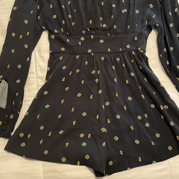 NWOT! Free people extra small long sleeve romper. - Picture 5 of 6